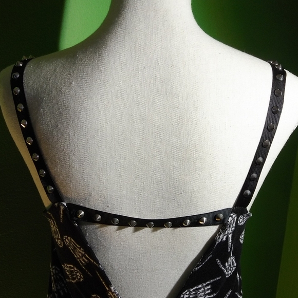 Too Fast Brand..Black/White Skeleton Hand Tank - Picture 6 of 8